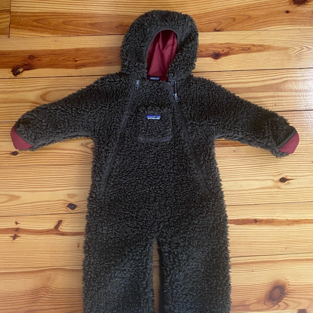 Patagonia snow suit 6-12 months.
